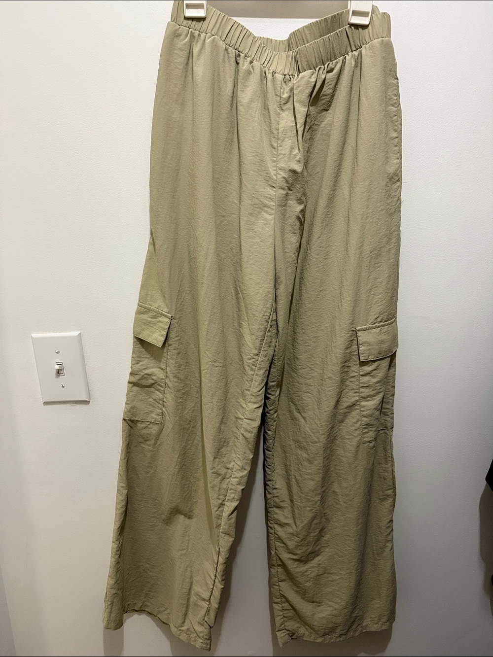 PACSUN Womens Relaxed Cargo Pants in Khaki- elastic band